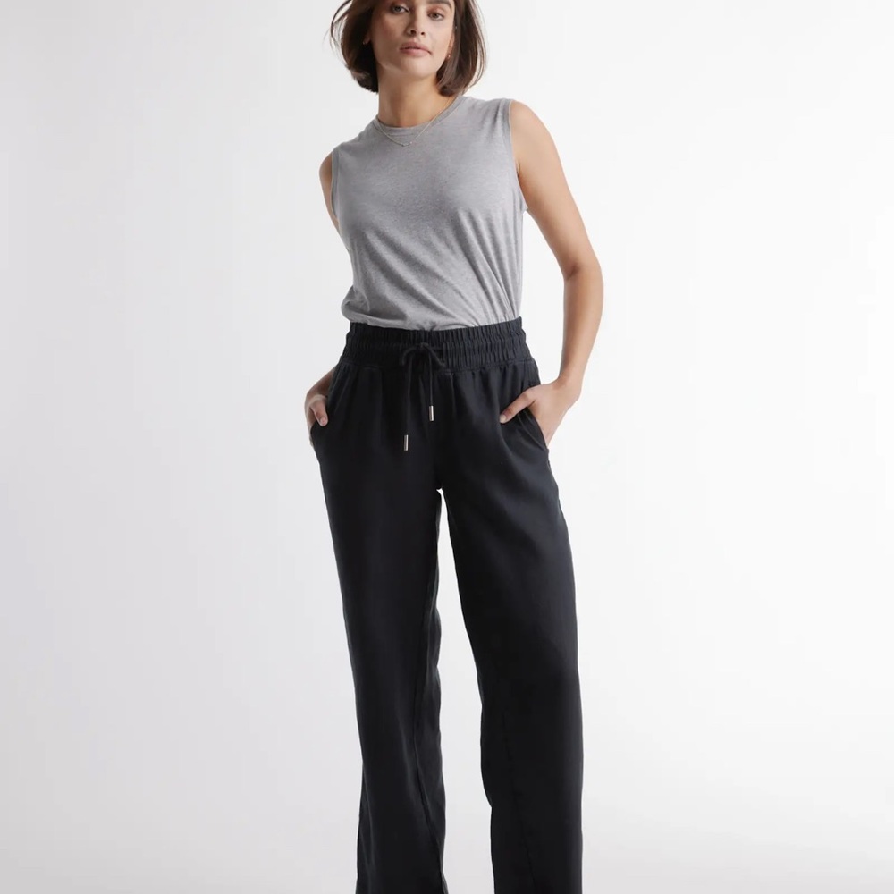 Quince linen Drawstring Pants NWOT NEVER WORN